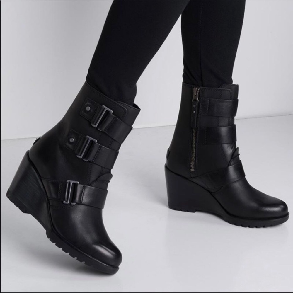 Sorel After Hours Boots black leather size 8